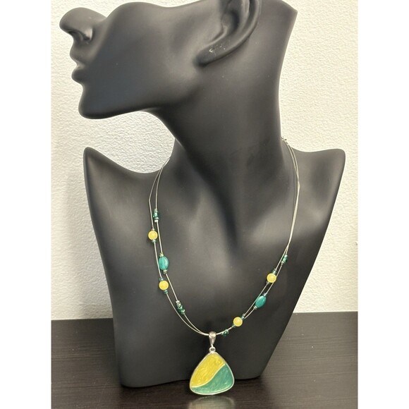 Vintage Green Yellow Enamel Pendant On Wire Necklace And Beads Adjustable - Picture 5 of 13